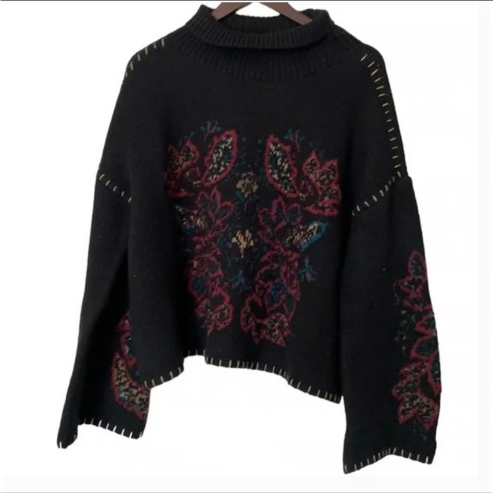 Shyanne Women's Multicolor Paisley Turtleneck Sweater